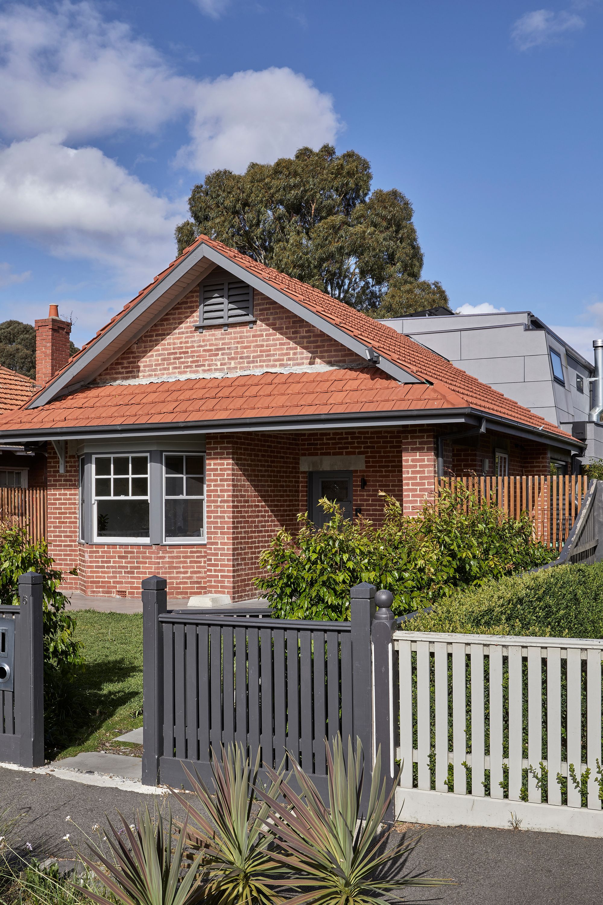 Timber Lantern House by mcmahon and nerlich. Façade featuring heritage edwardian era look. 