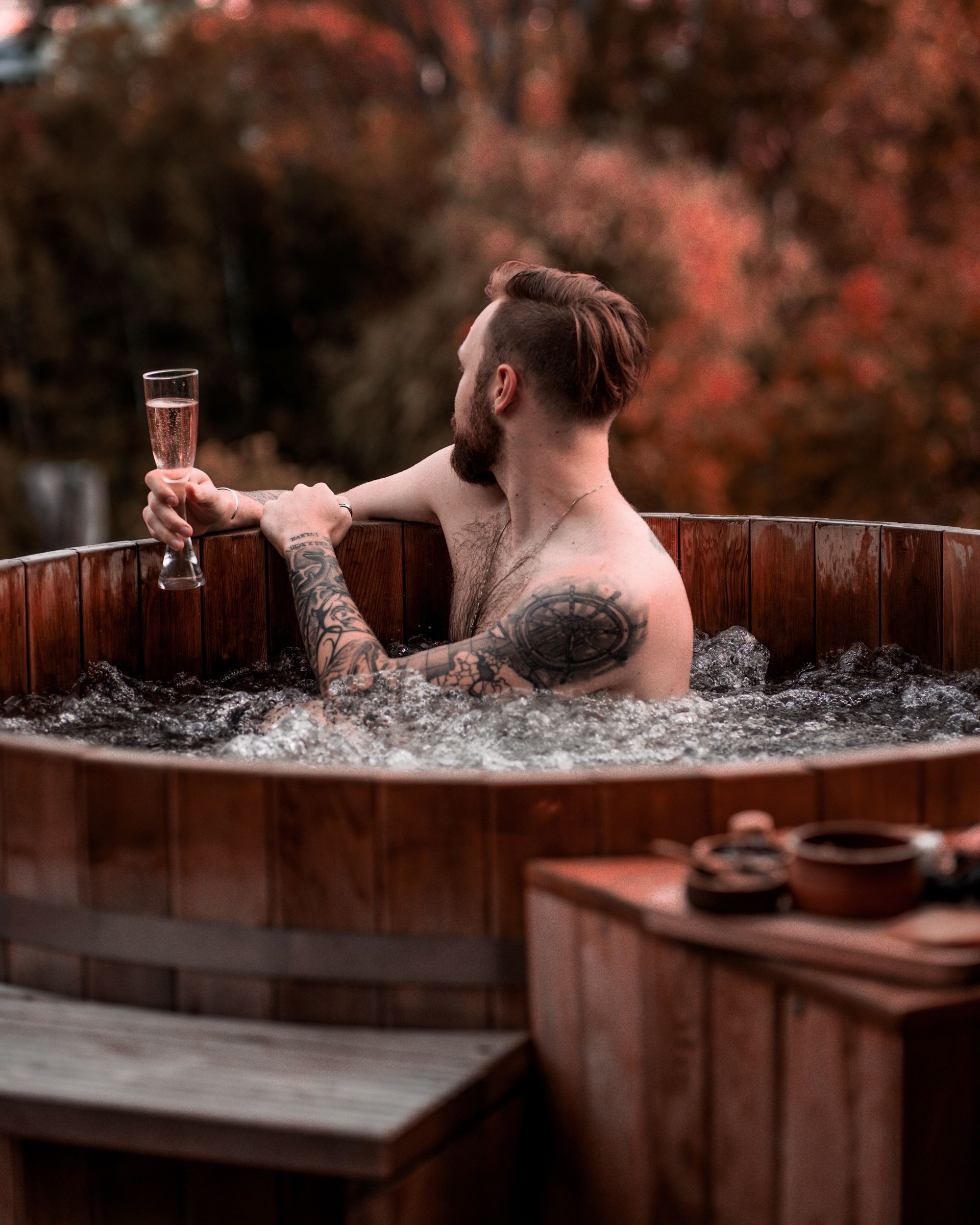 The Eco Cabin Tasmania by Wild Life Environmental. Close up of guest tin cedar spa.