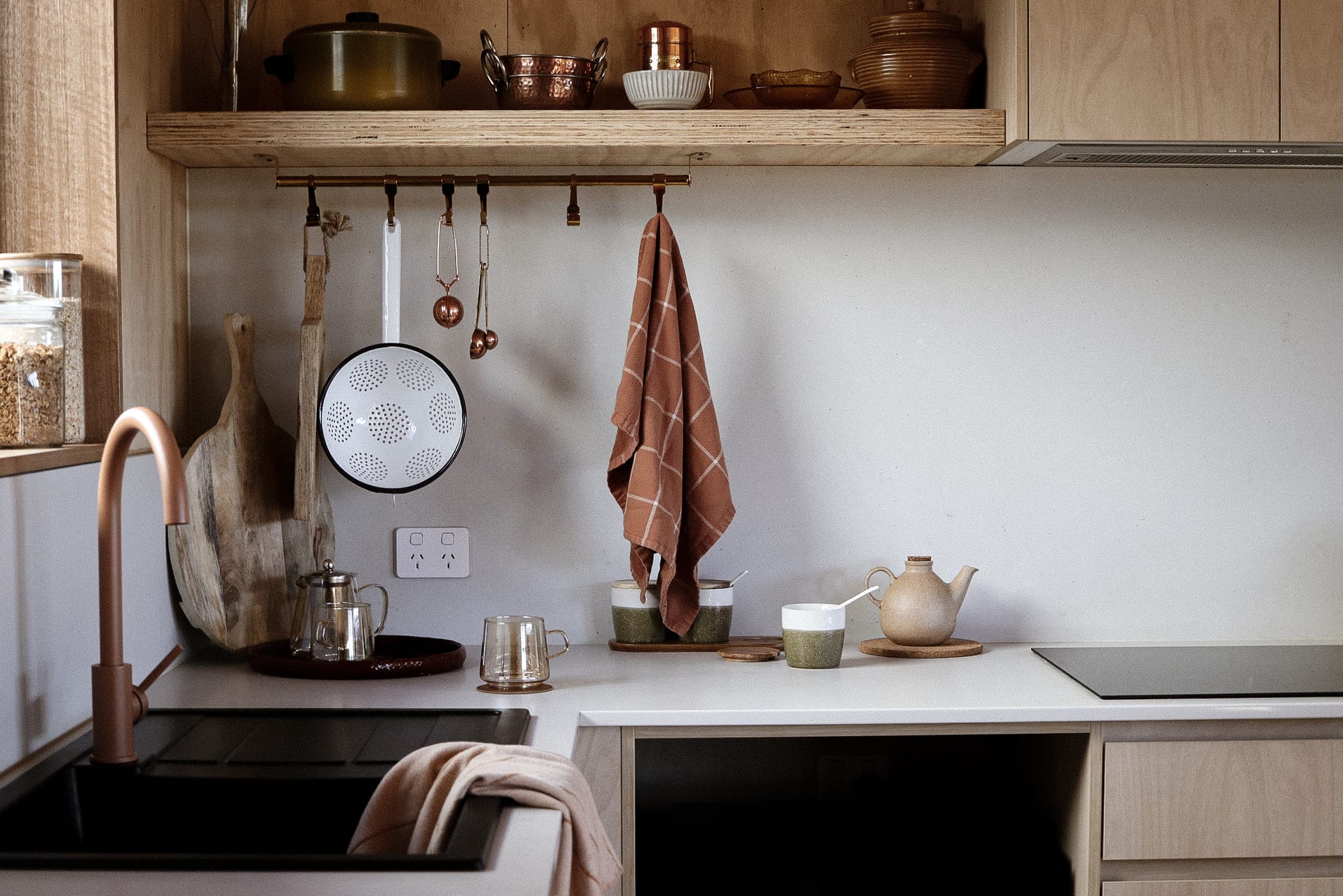 Just Down the Road. Photographer: Studio Winslow. Internal view of the luxury bathrooms in the cabin