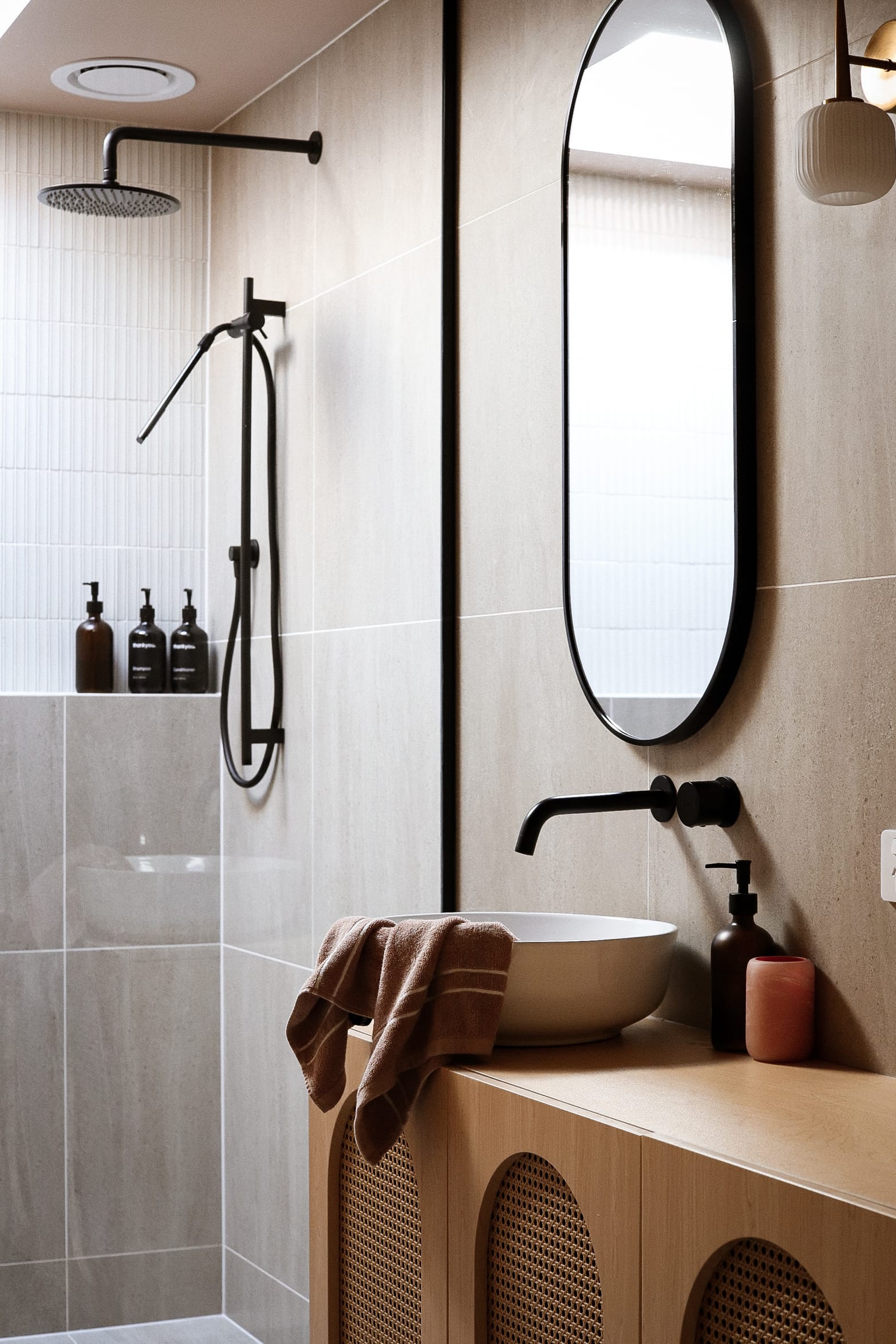 Just Down the Road. Photographer: Studio Winslow. Internal view of the luxury bathrooms in the cabin