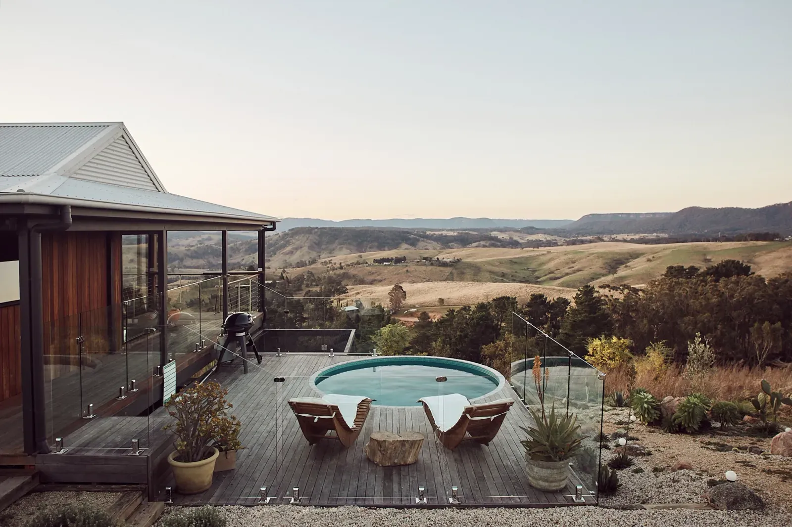 Logan Brae Retreats in the Blue Mountains showing the plunge pool overlooking the rolling mountains