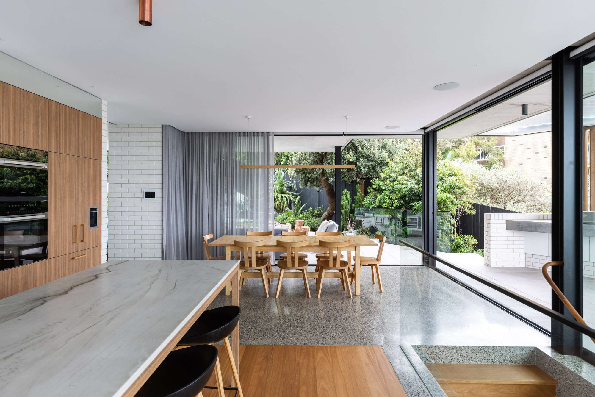 Slate House by Austin Maynard Architects. Photography by Tess Kelly