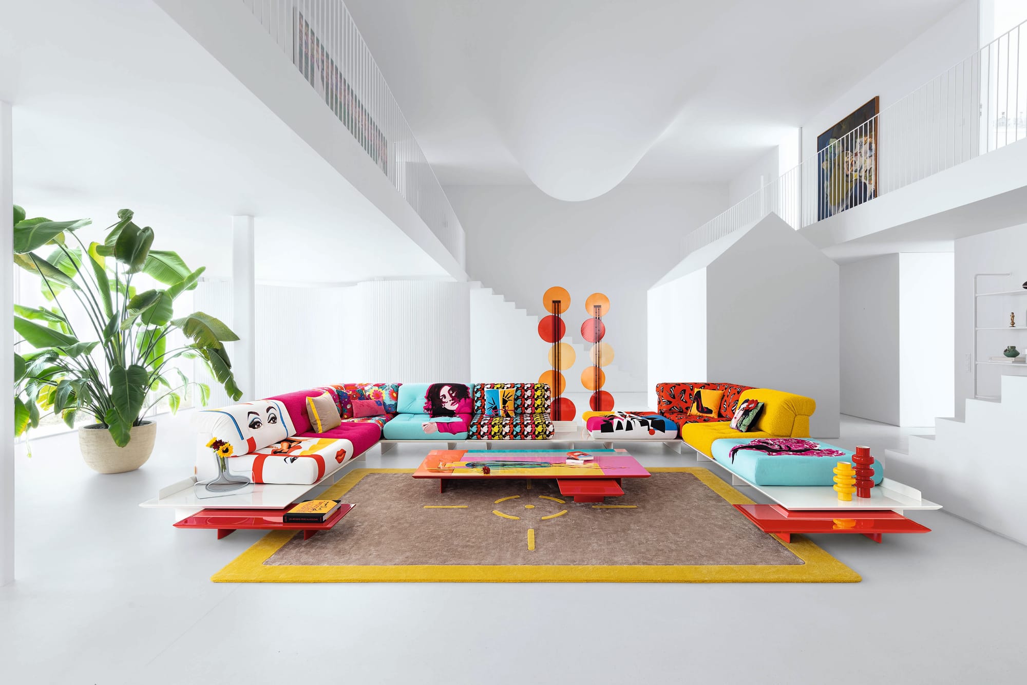 Lounge “El Deseo” Pedro Almodóvar x Roche Bobois. Image copyright of Roche Bobois. Photos by Flavien Carlod