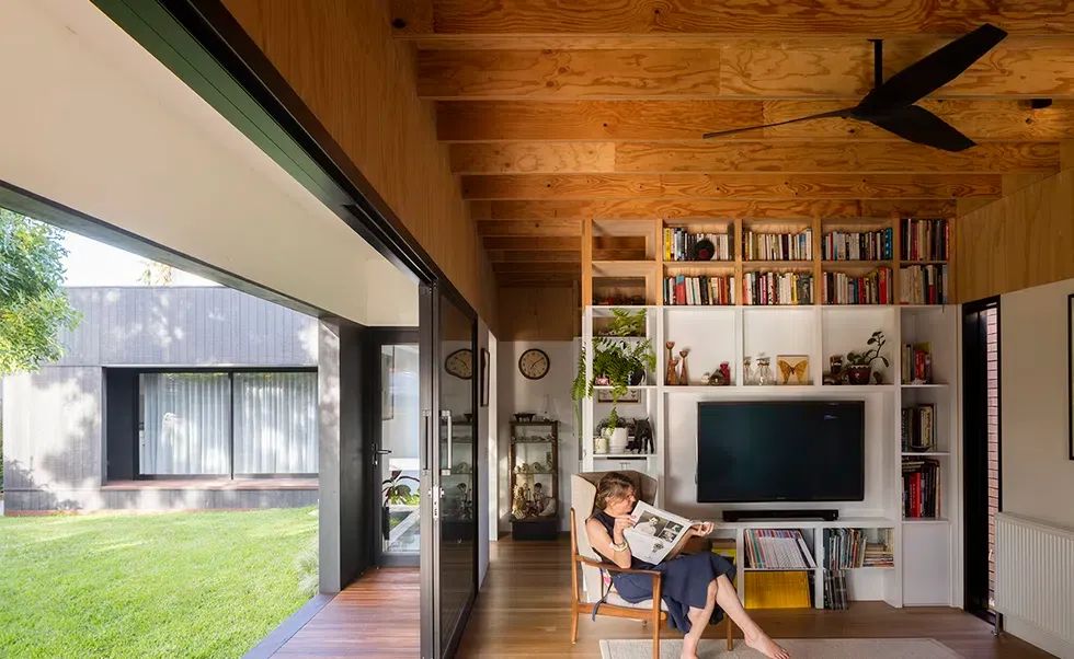 Design Speaks Collection – Compact Housing