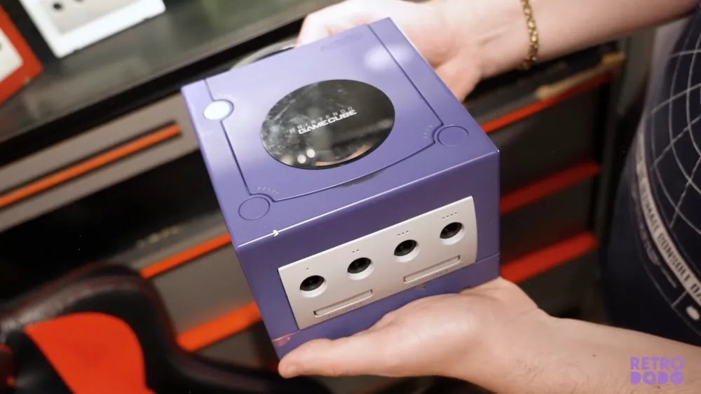 An image of the Prototype GameCube From Space World 2000
