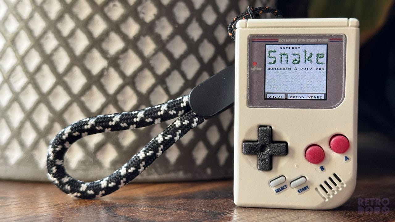 A close up of Snake on the Micro GB
