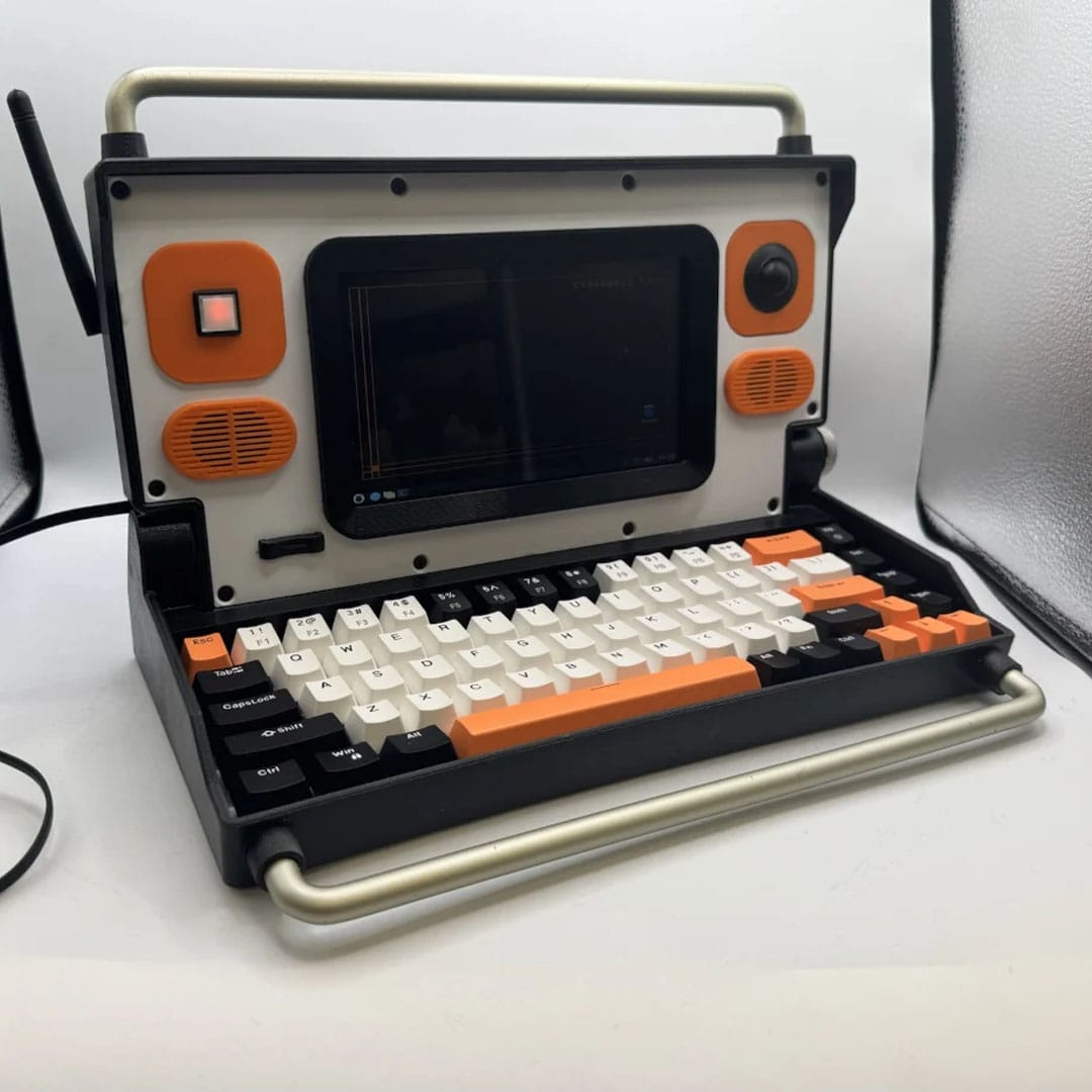 Image of the front and keys of the Cyberdeck Briefcase Laptop 1.1.0