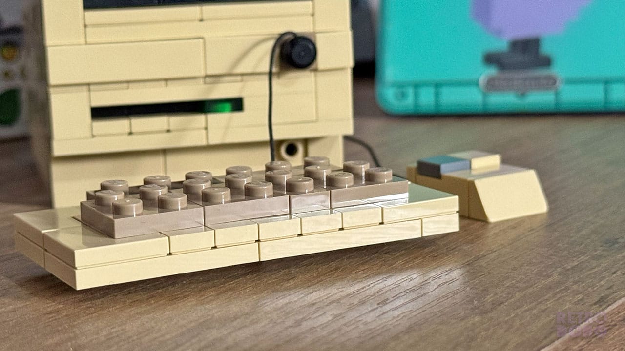 Close up of the keyboard and mouse for the Apple Macintosh MAX retro collection kit