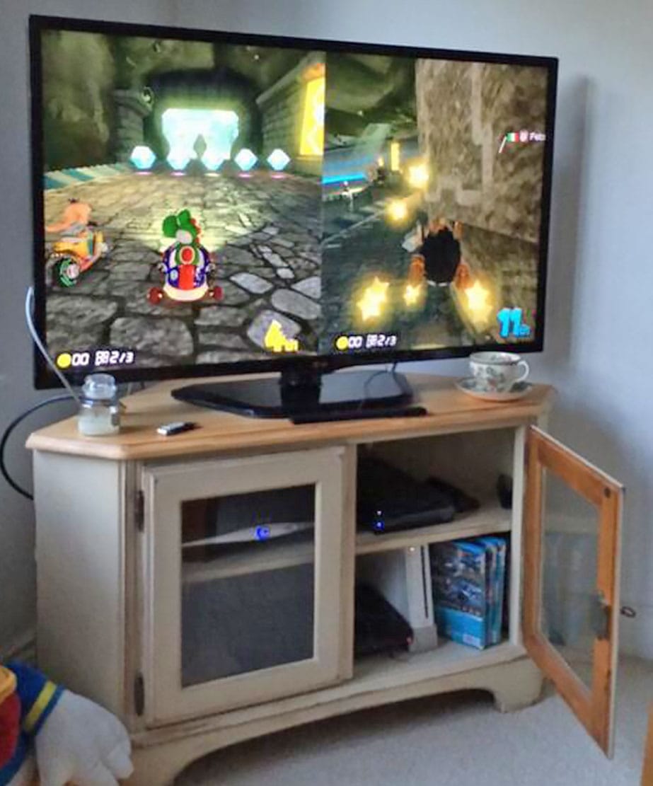 Mario Kart 8 on Seb's TV
