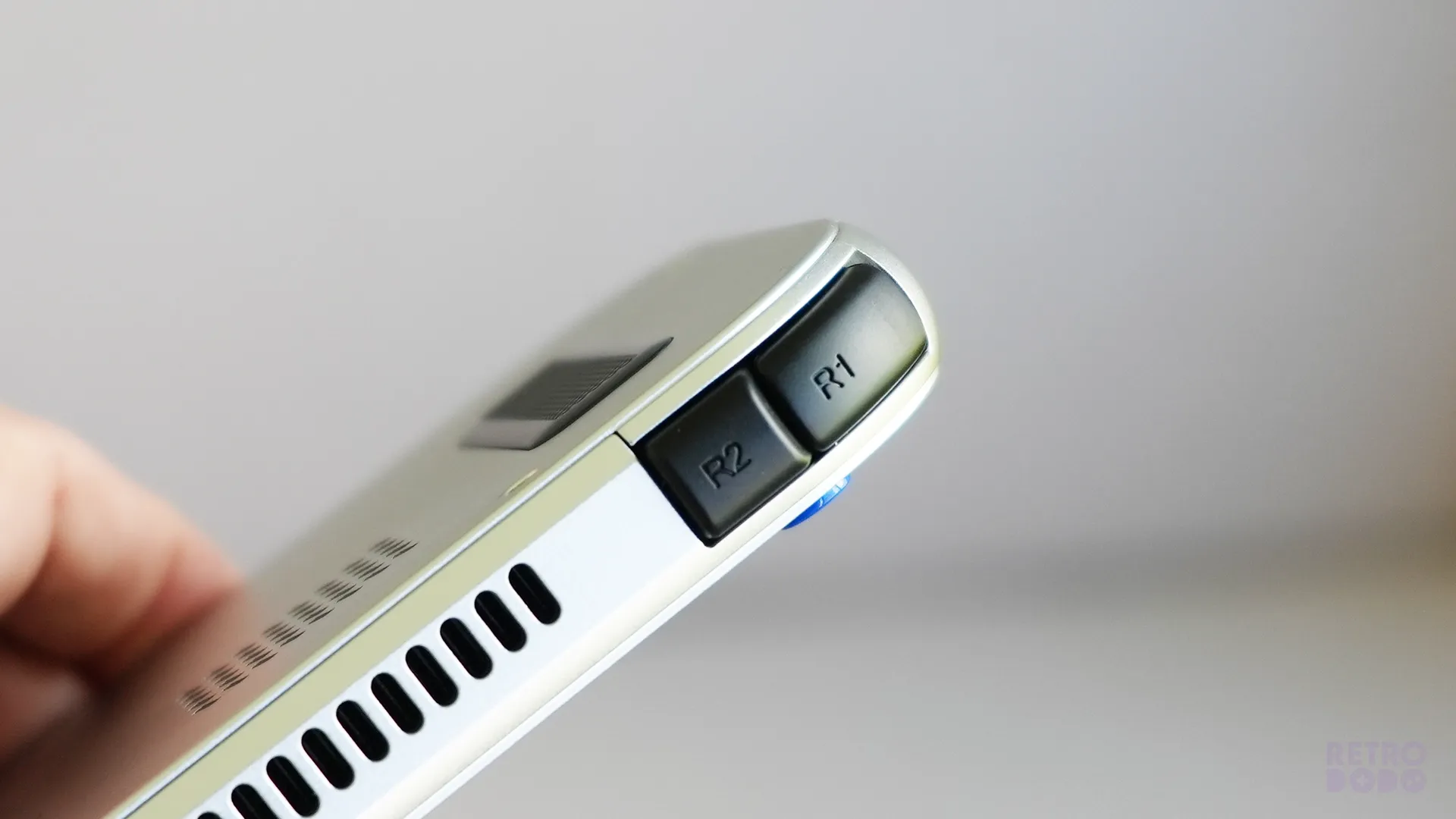 ANBERNIC RG477M Shoulder Buttons