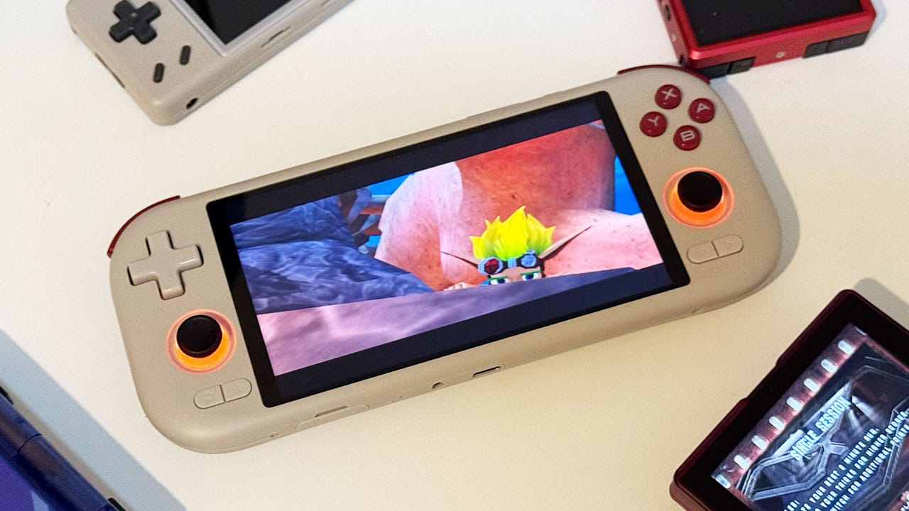 Jak & Daxter PS2 cutscene on a retro handheld