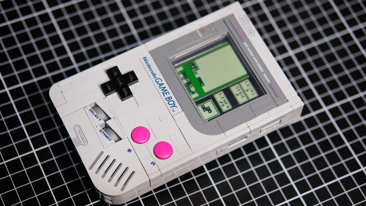 Tetris playing on a LEGO Game Boy