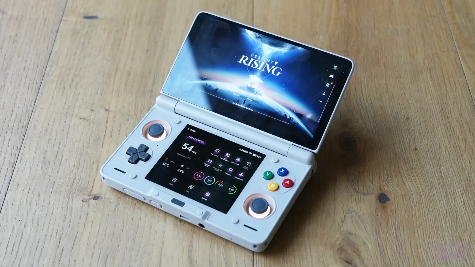 AYN Thor с игрой Destiny