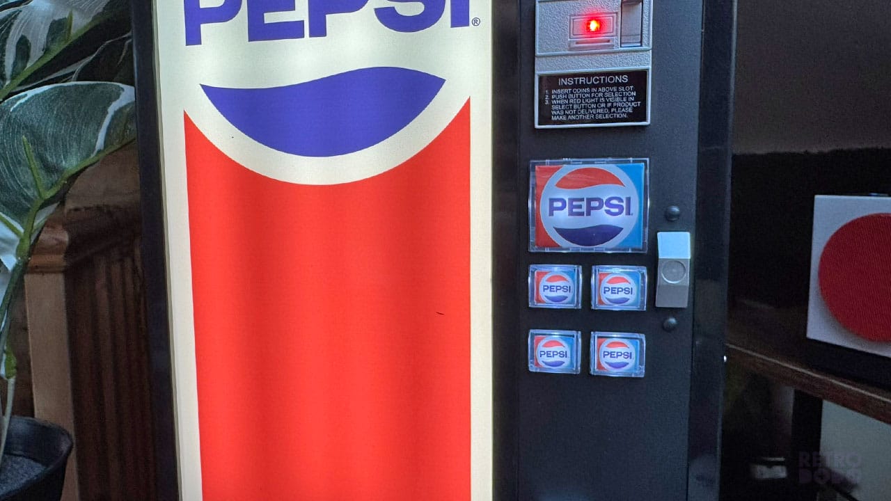 Push buttons on the Pepsi USB