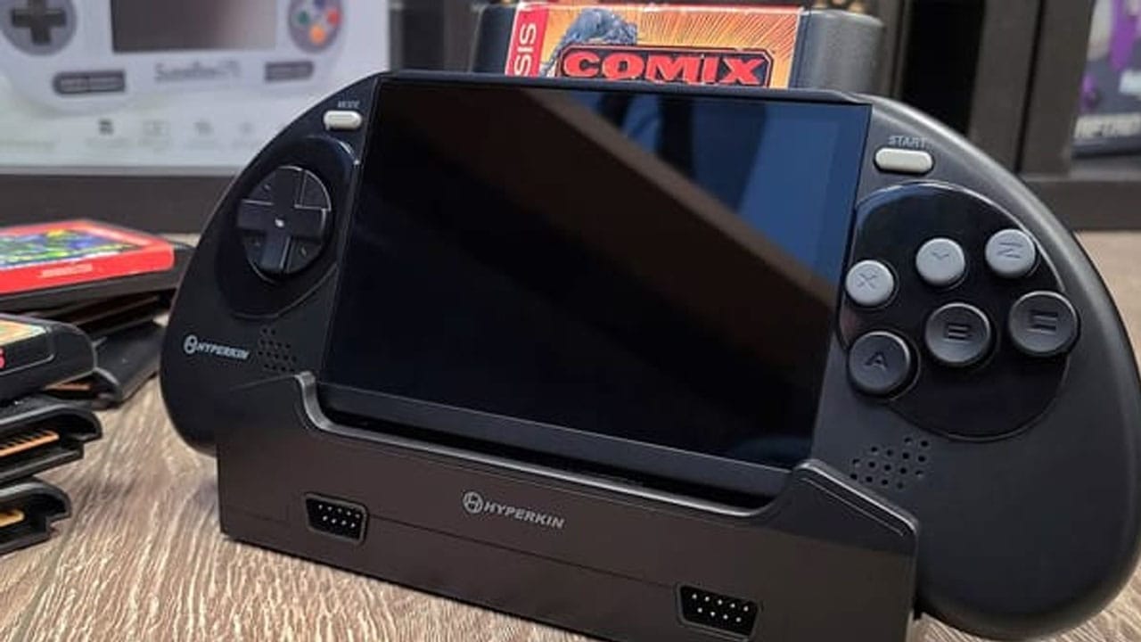 Image of the Mega95 with a ComixZone cartridge inserted