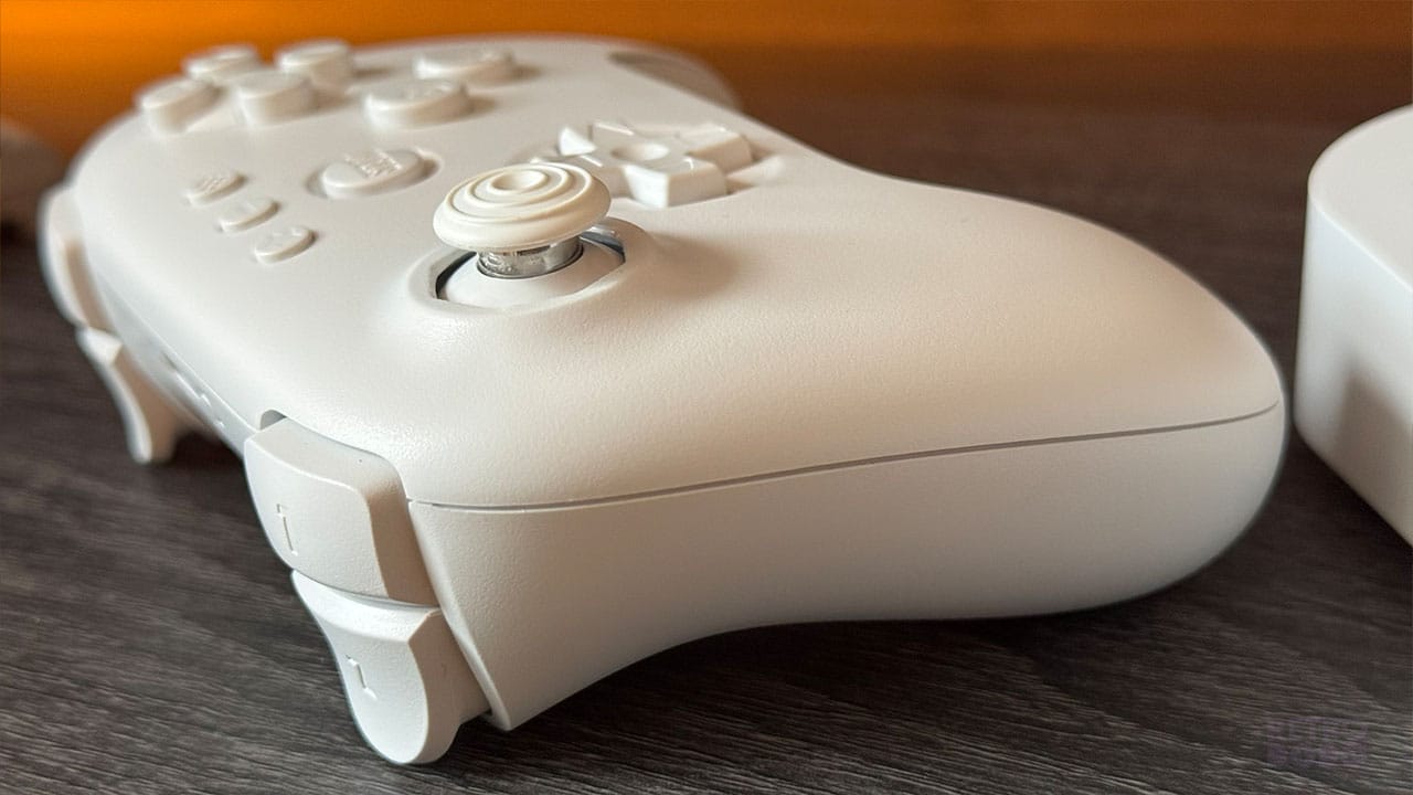 Shoulder buttons and Joystick on the 3D controller