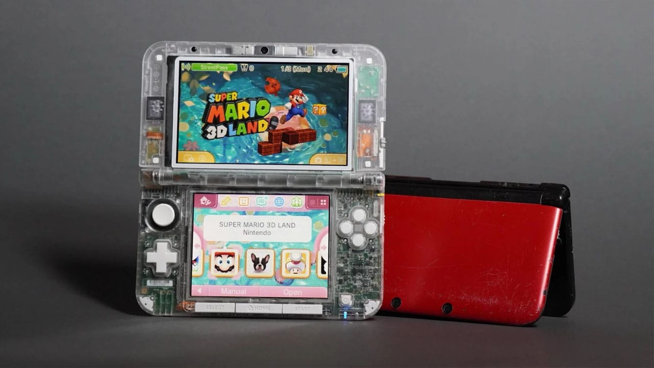 3DS case from KLRR next to a 3DS red consoles