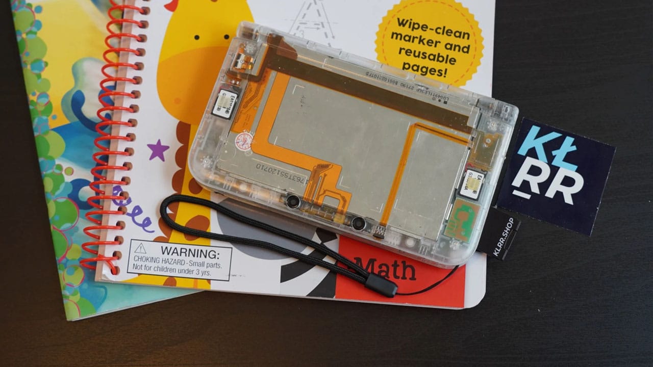 Back of a folded 3DS using a KLRR Case