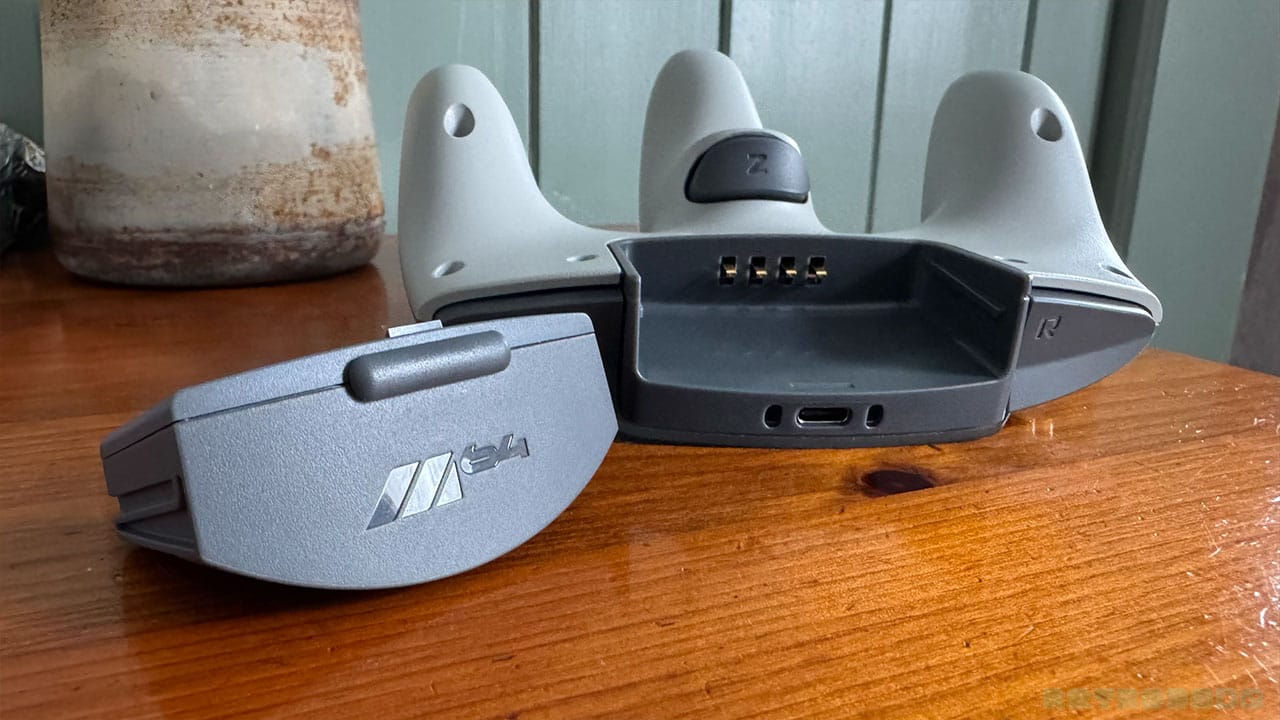 Battery pack and port for the M64 controller