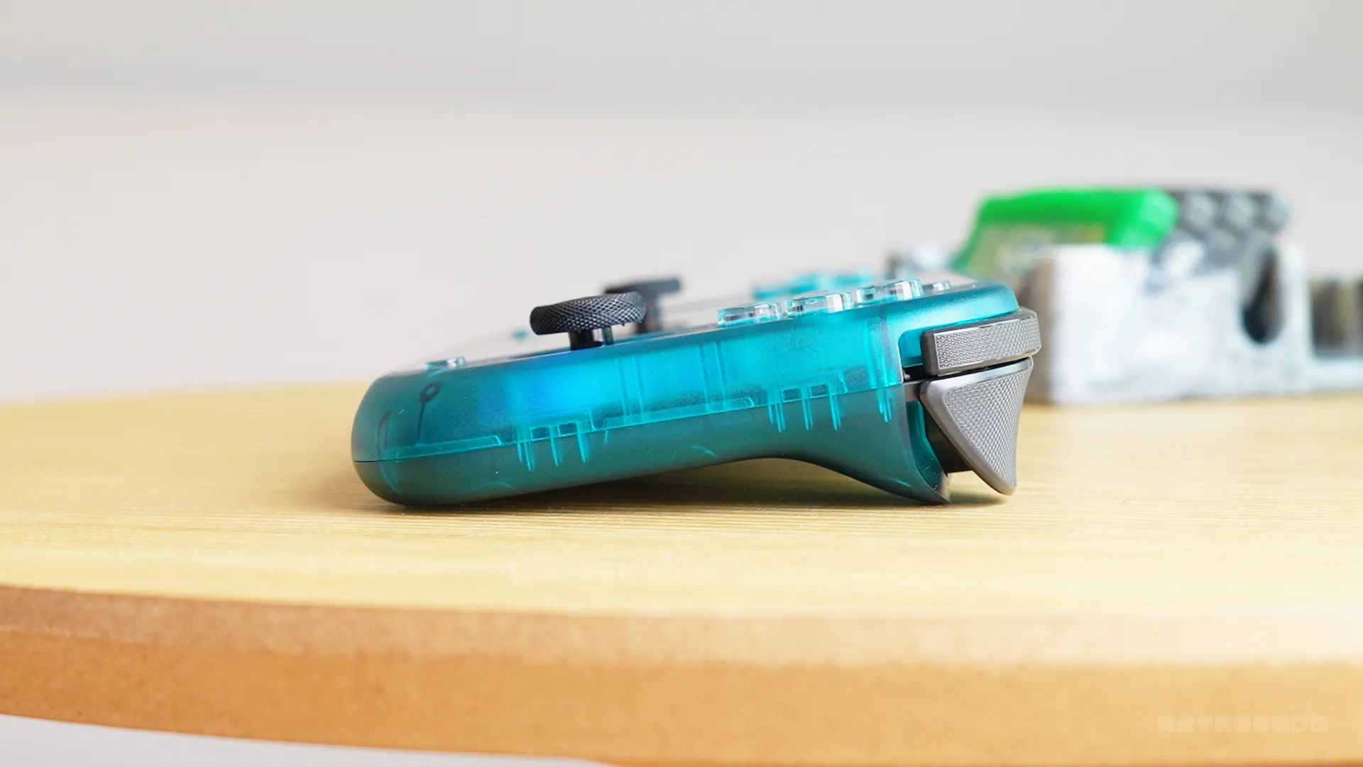 Retroid Pocket Nova Side