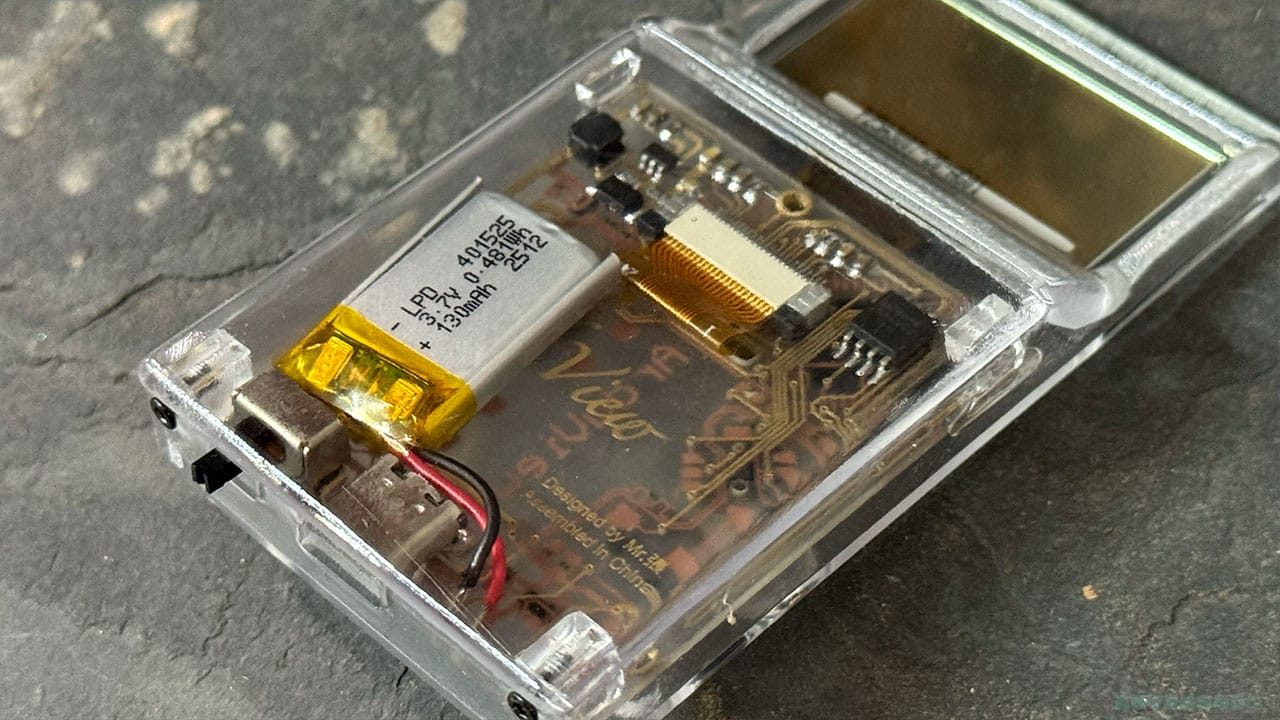 Battery in the back of the handheld
