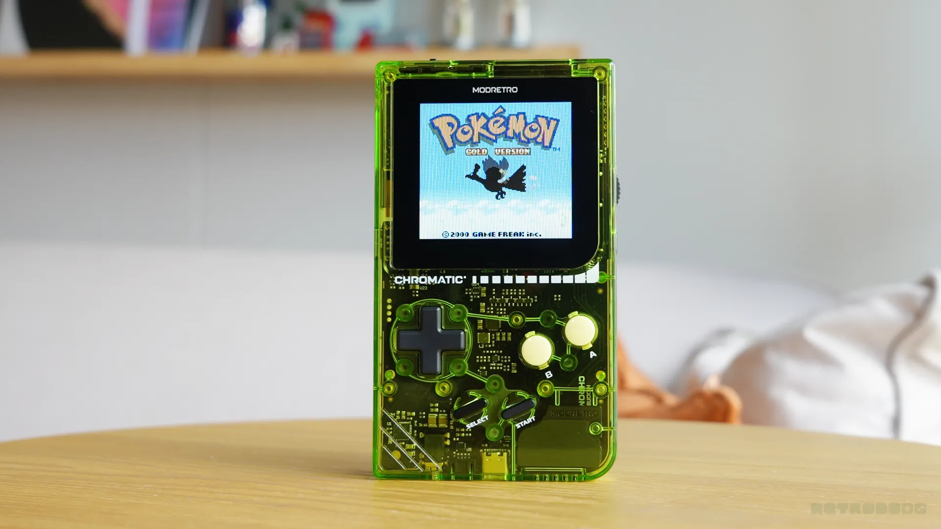 Green Chromatic playing Pokémon Gold