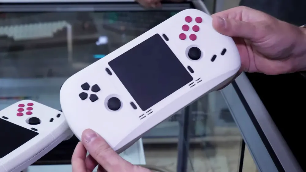 A New Mister Handheld Is Coming Called "Multisystem 2 Pocket" post feature image