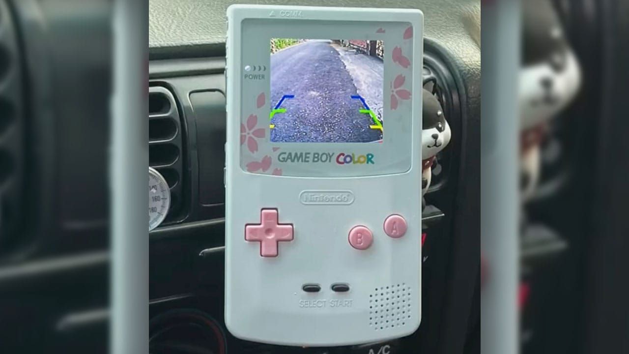 Driver Turns A Game Boy Color Into A Reversing Camera post image
