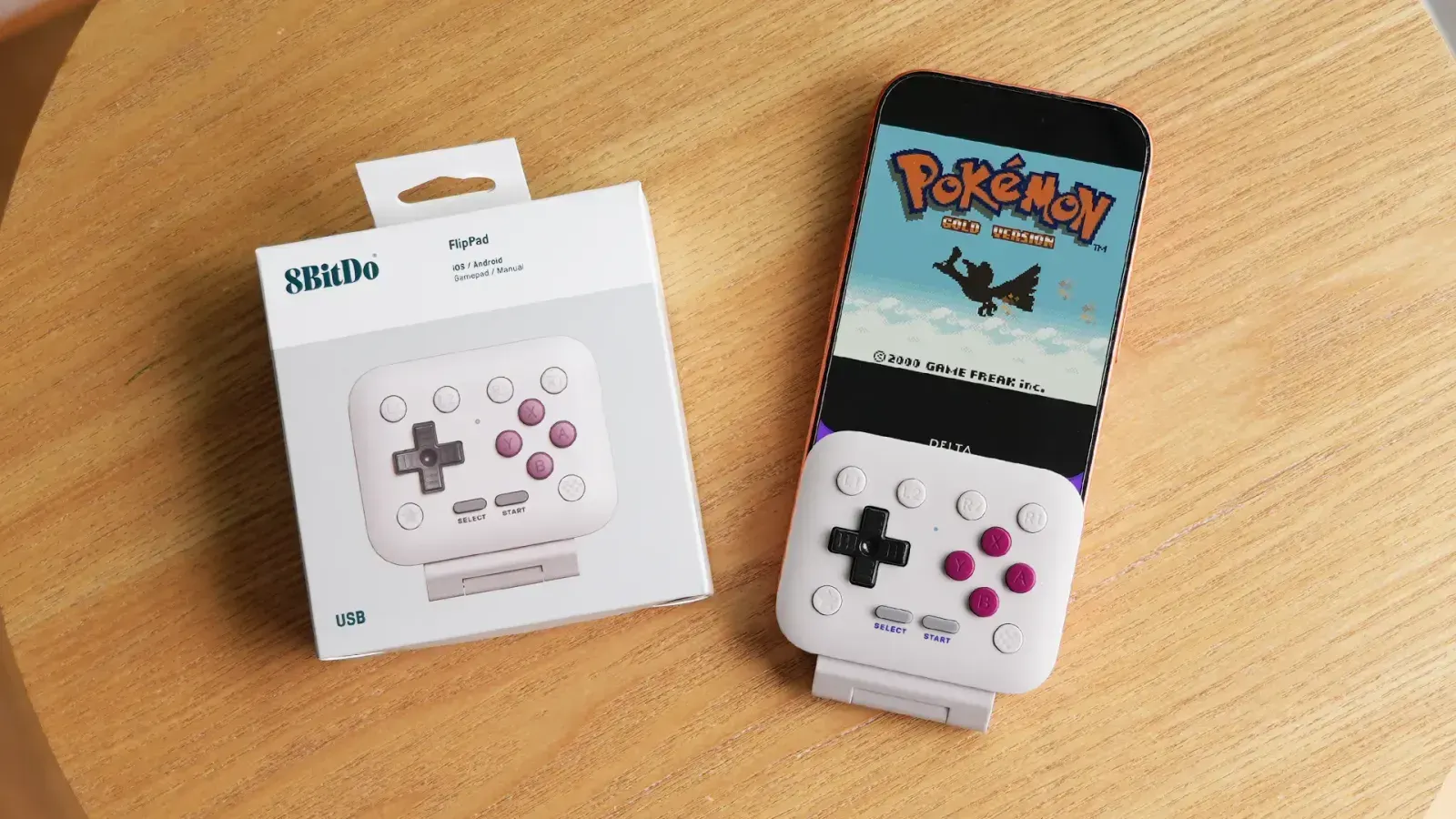 8BITDO's Retro Coloured FlipPad Controller Is Now On Amazon UK/EU post image