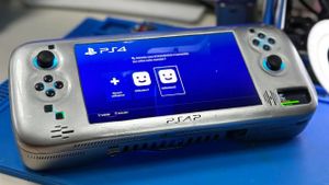 front of the ps4p handheld