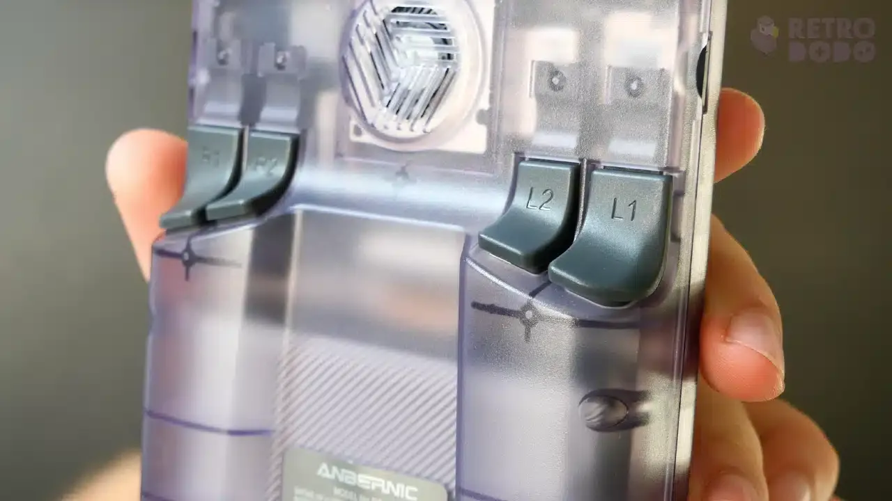 ANBERNIC RG405V shoulder buttons