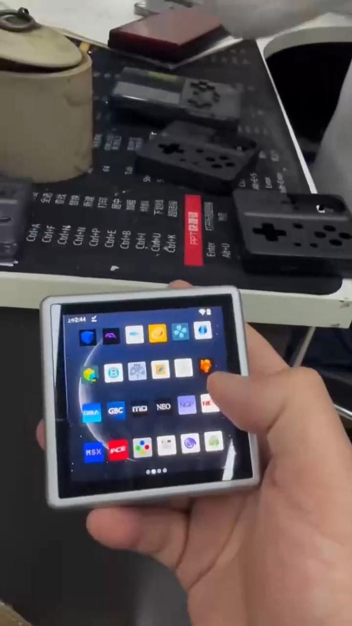 Video Leaks Possible New 1:1 ANBERNIC Handheld That... Rotates?