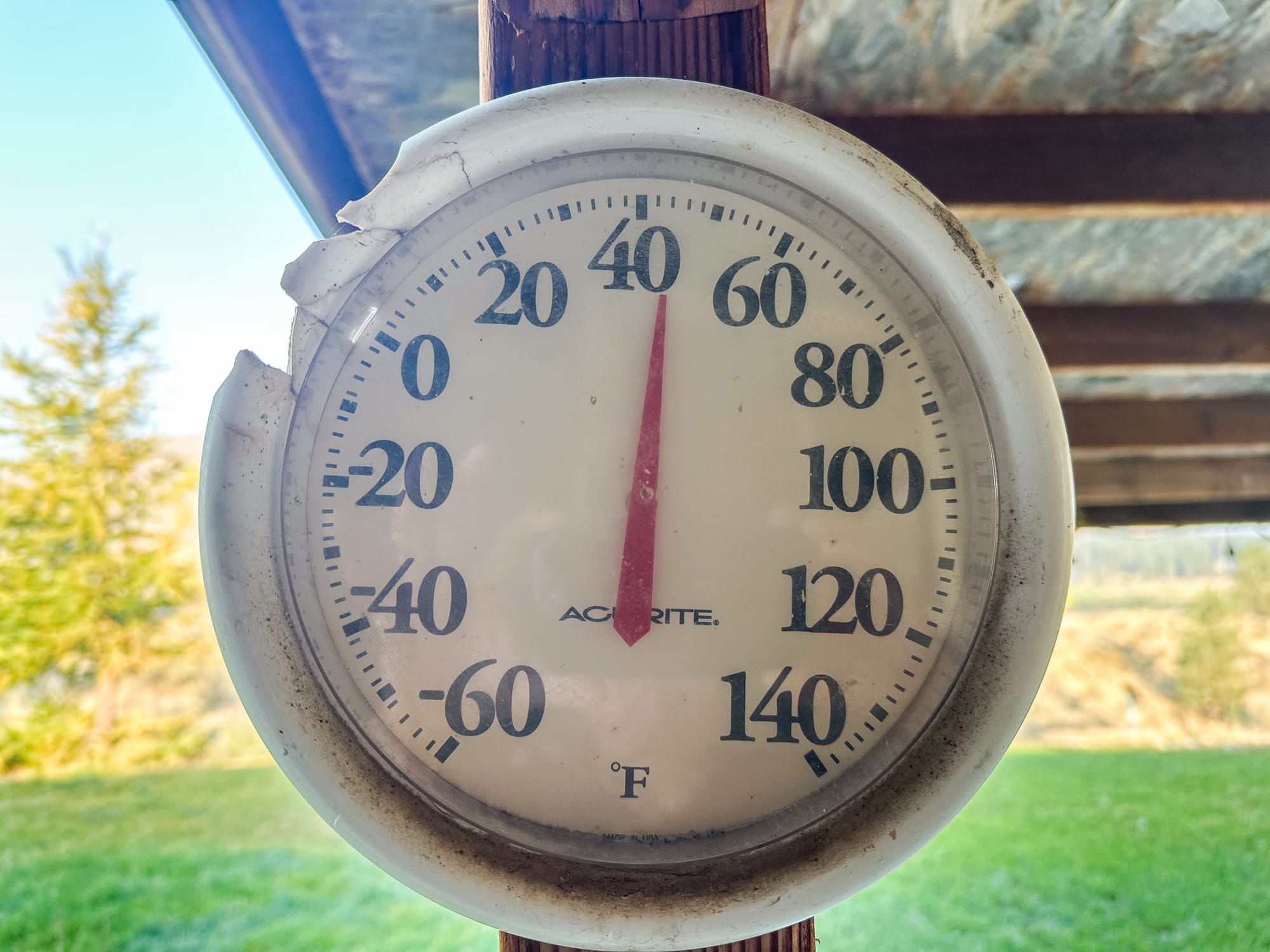 outdoor thermometer
