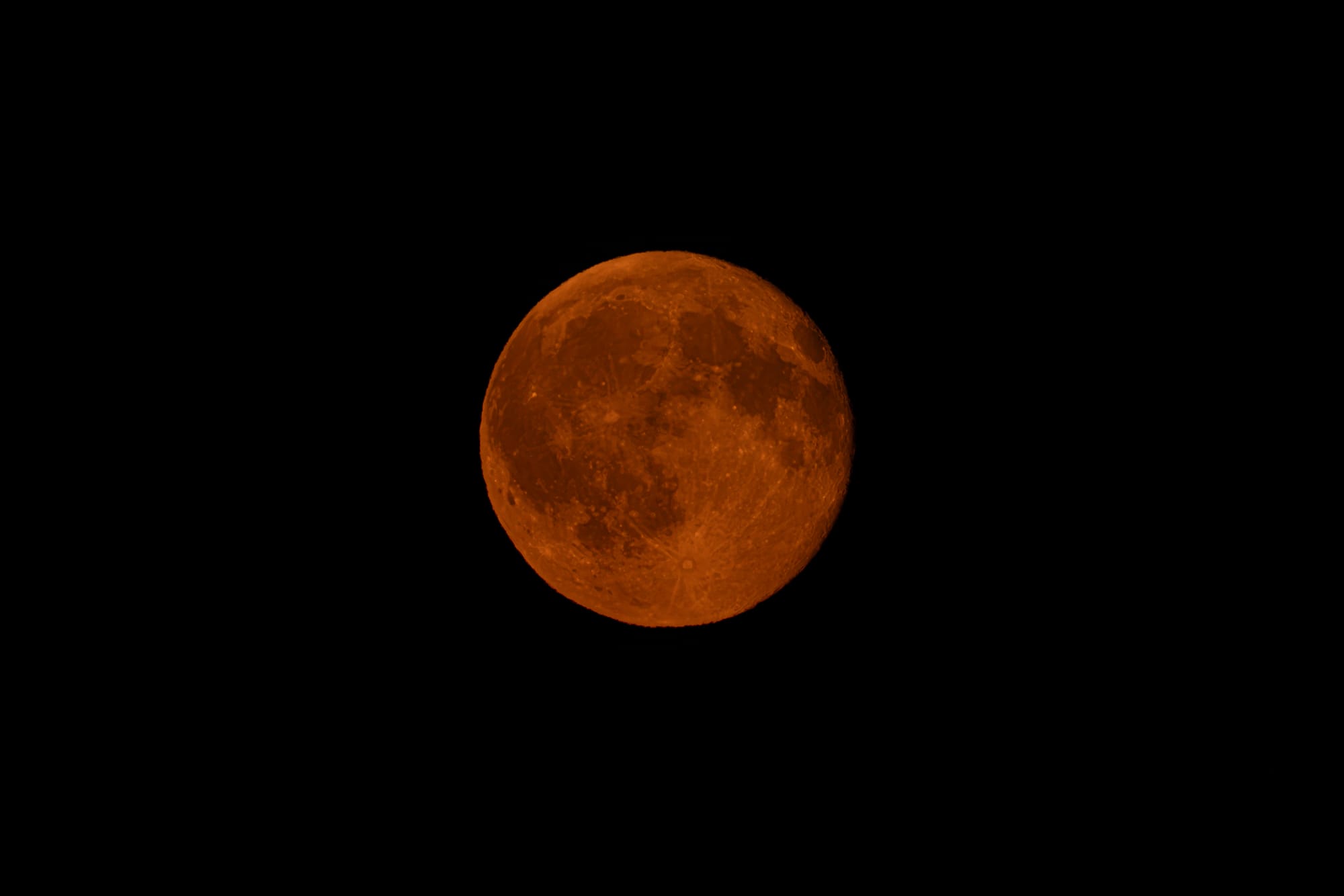 moon in wildfire smoke