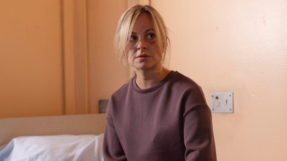 Canadian Coronation Street Spoilers: Kit Leaves Sarah to Face Kacey’s Threat
