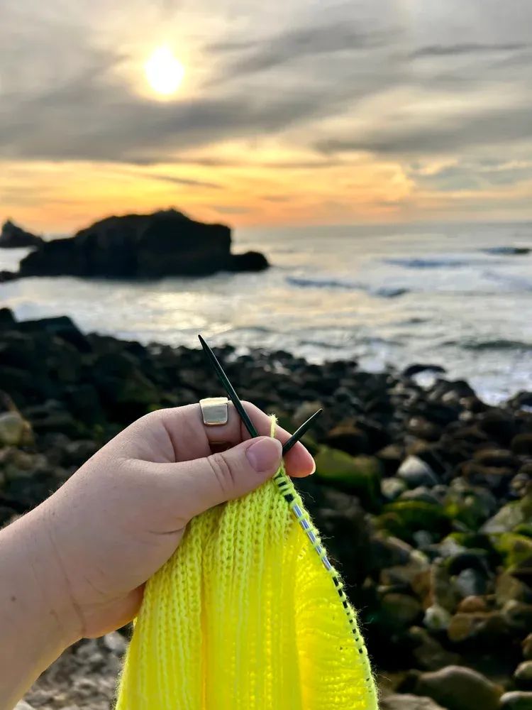 Knitting sweaters out of order