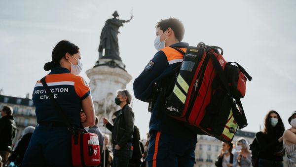 First Aid Basics: The 3 Skills You Need - Основы первой помощи: 3 главных навыка - הבסיס בעזרה ראשונה: 3 המיומנויות הנחוצות - أساسيات الإسعافات الأولية: المهارات الثلاث التي تحتاجها