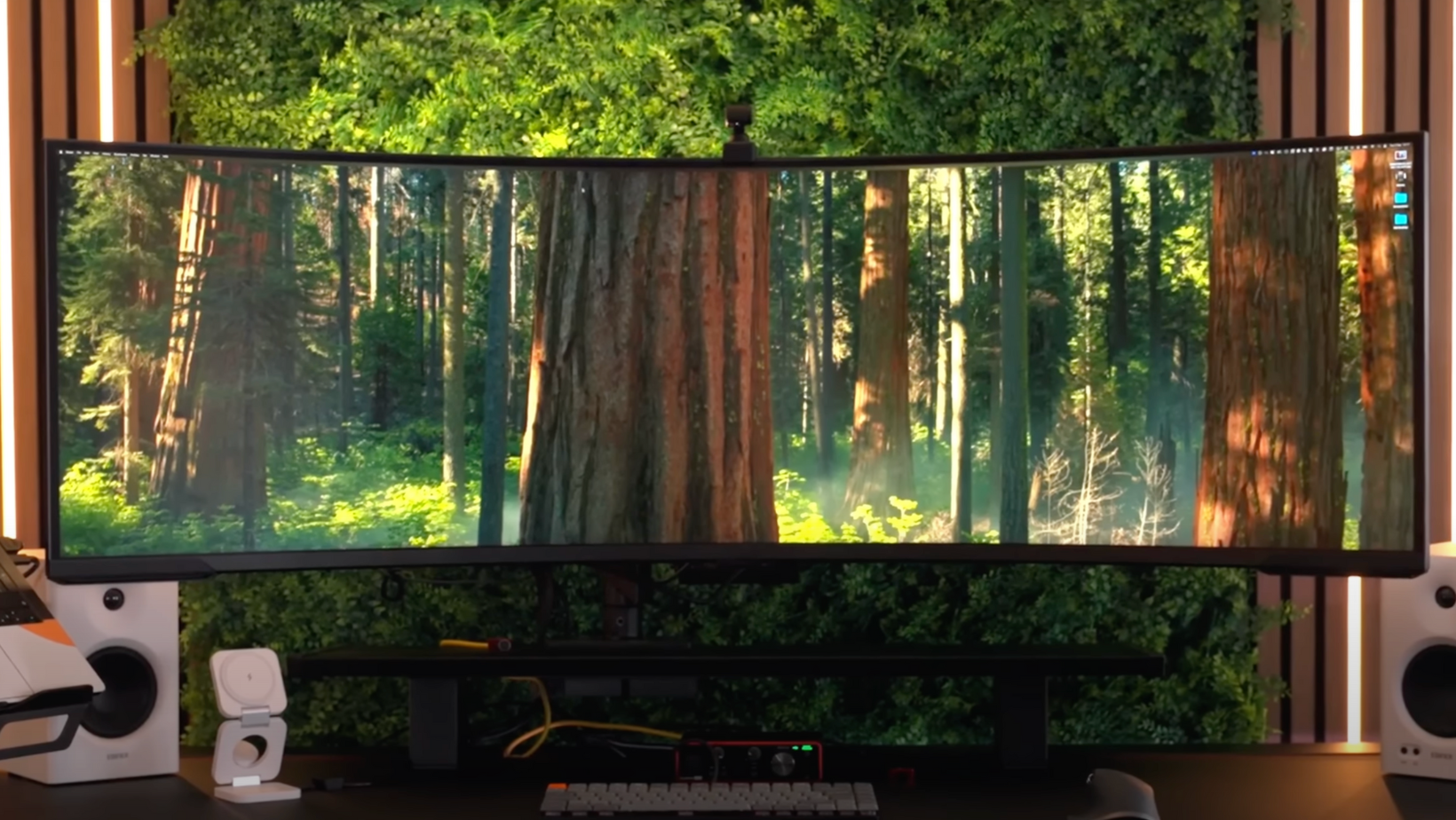 Prime Day Monitor Deals: Samsung and Secretlab Setup