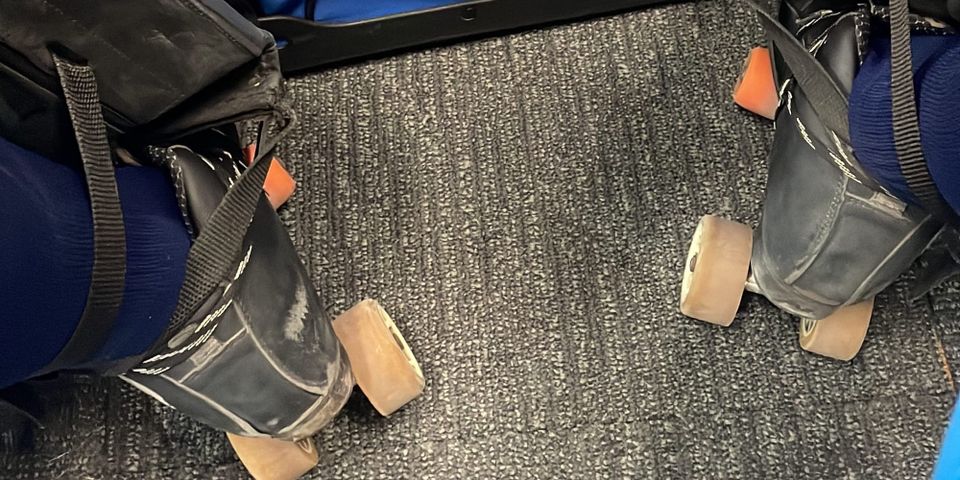 Goalie roller hockey skates