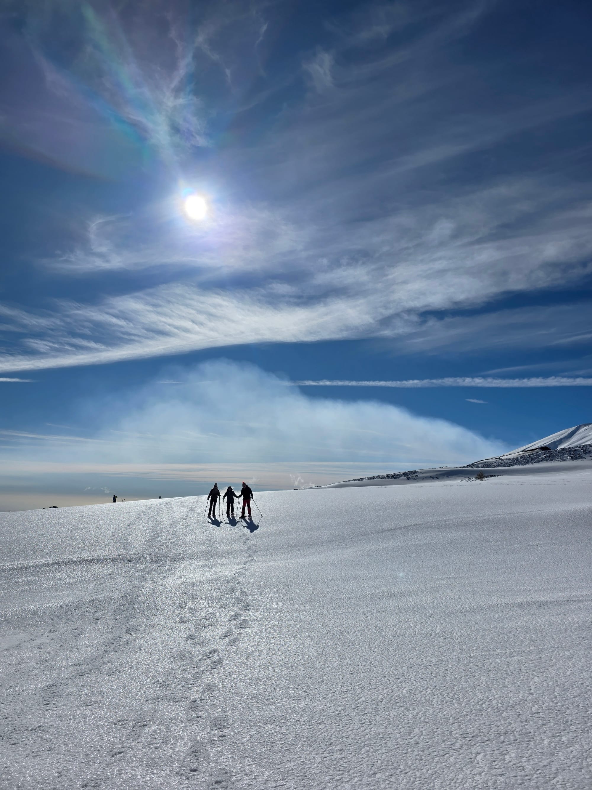 PianoProvenzana_CreditPianoProvenzana_Aufstieg – Climbing through the snow on Etna