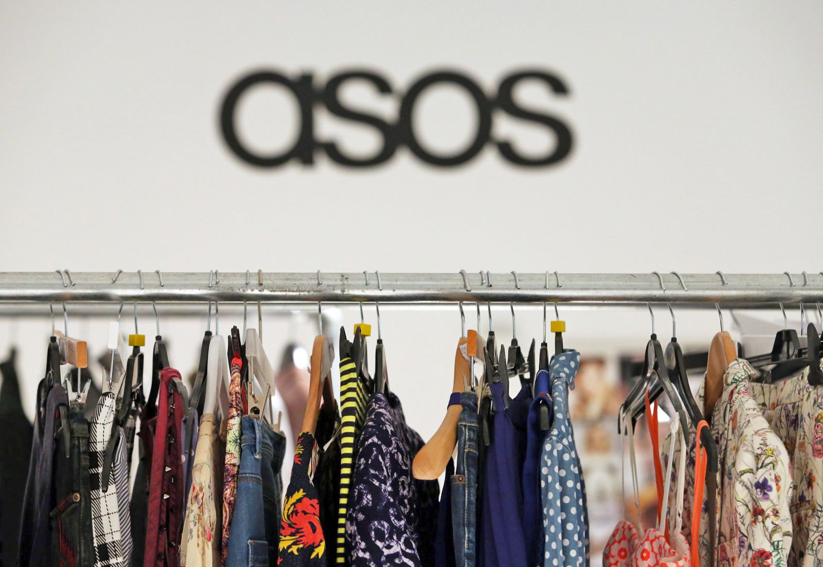 Lolli Announces Partnership with ASOS 👚👖👟