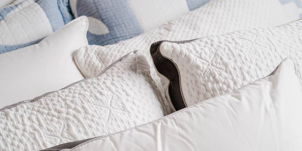 7 Best Pillows for a Good Night's Sleep — 2020 Review 😴