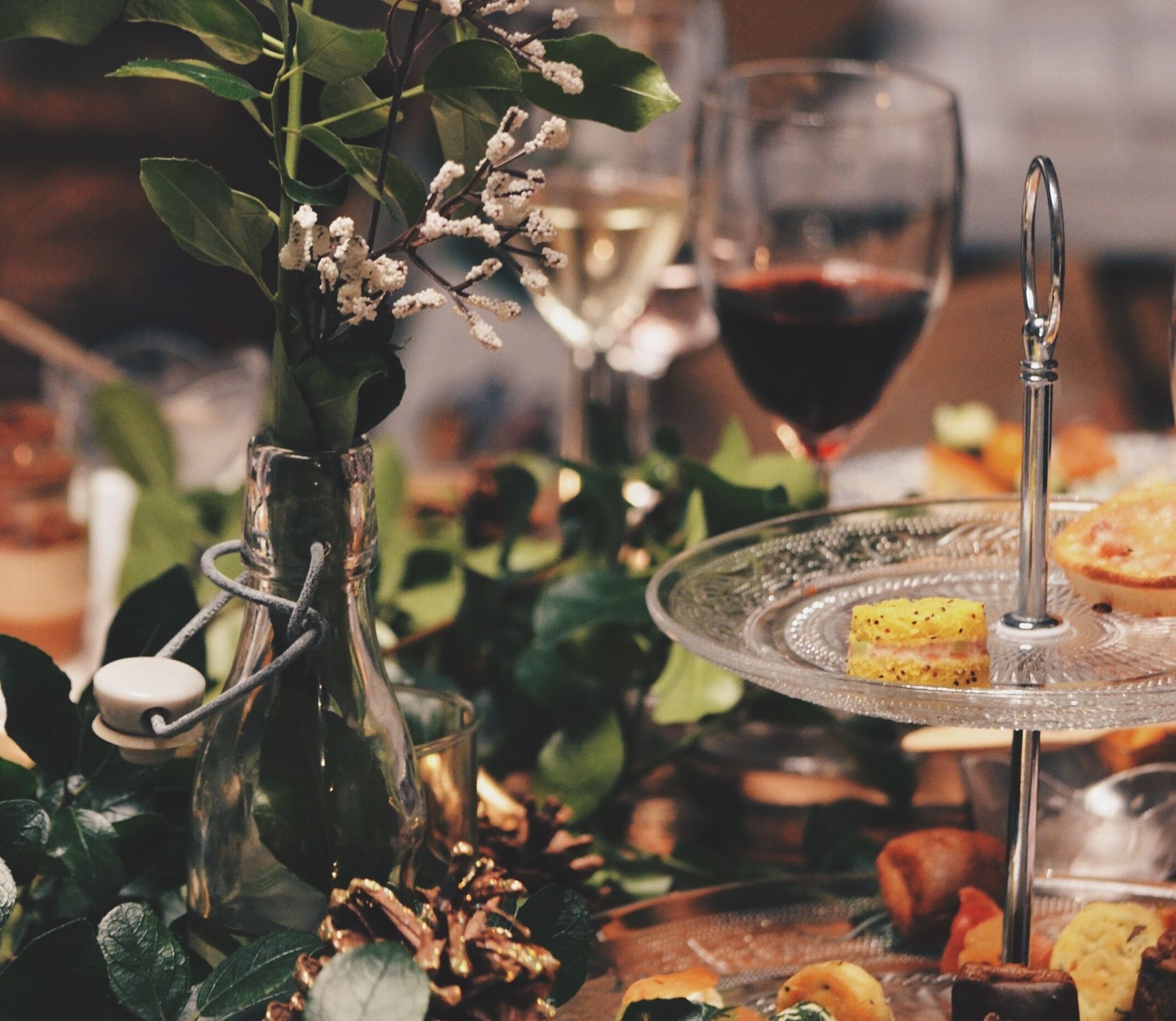 Earn on Holiday Hosting Must-Haves with Lolli