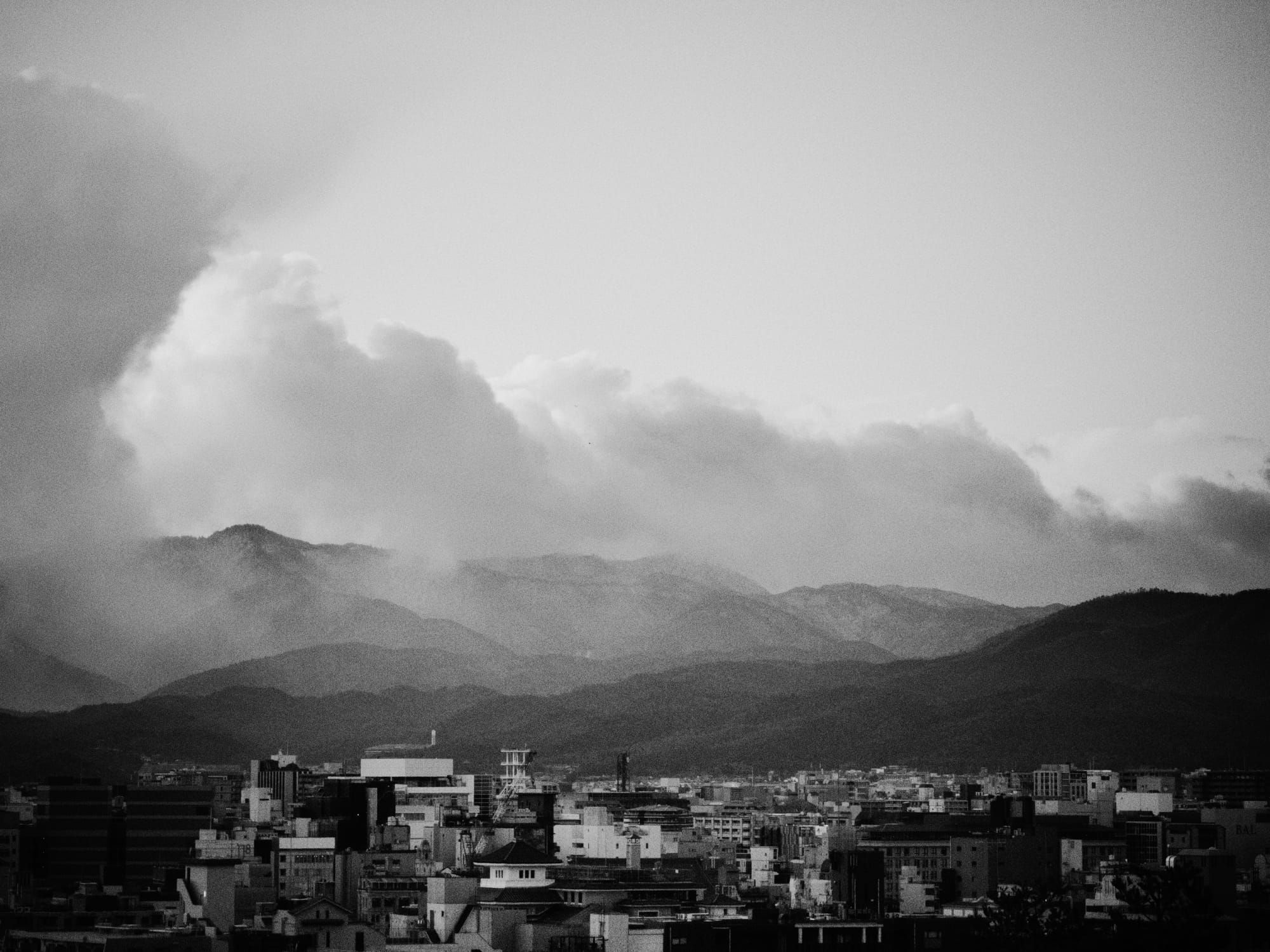https://storage.ghost.io/c/59/cf/59cfc607-b1ff-45a1-b644-37fe5a6bf7b1/content/images/size/w2400/2026/05/kyoto-hills-chroma-noir-1.jpeg