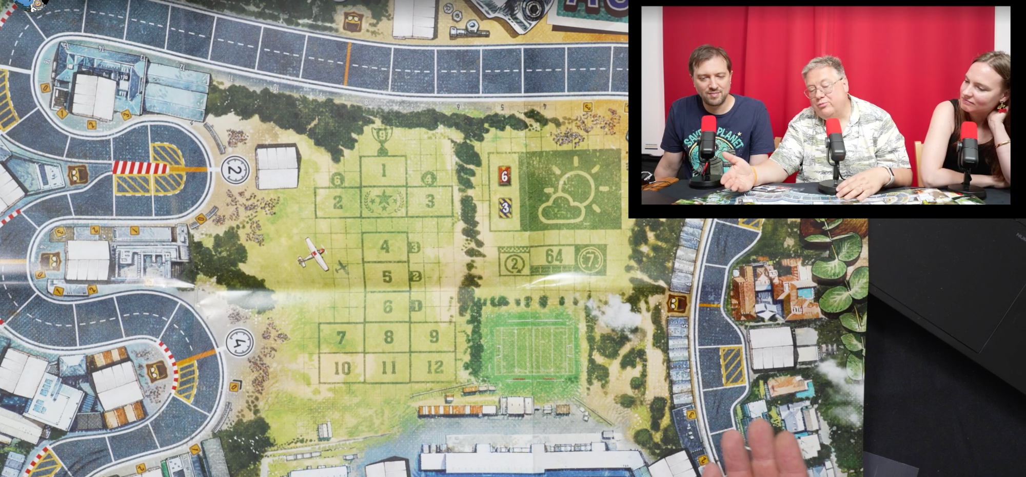The racetrack features many tight turns on the left side of the game board, then a long straightaway across the top, with the right side featuring multiple single lane chokepoints.