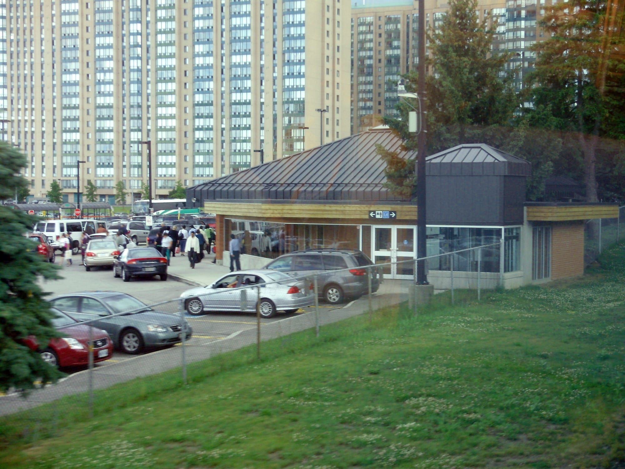 Archival photograph of commuters at Cooksville GO Station in Mississauga, 2009.