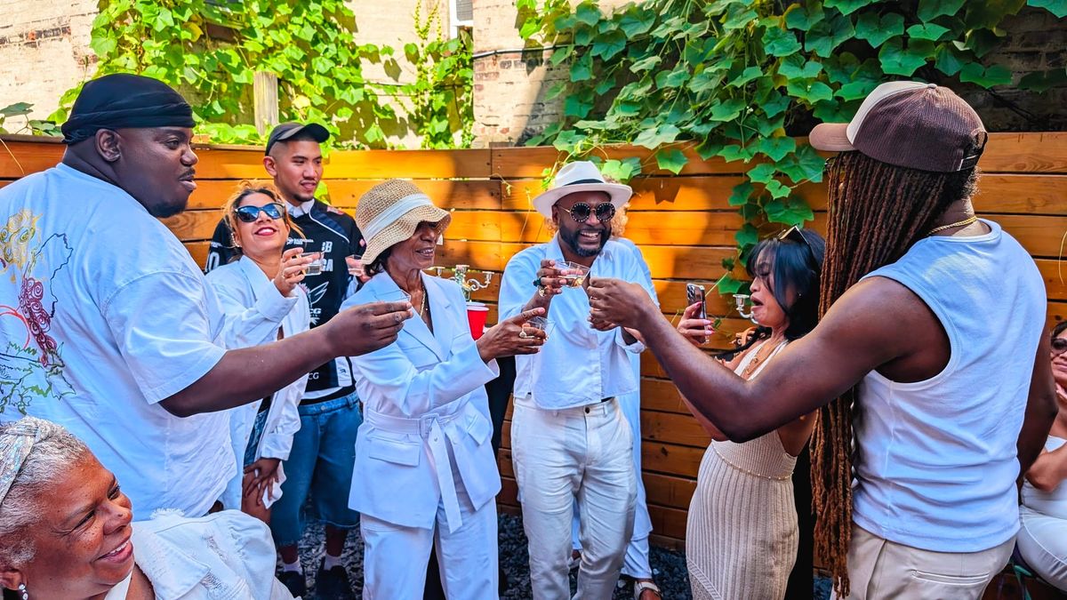 'Cheers to the Girls' Labor Day Weekend!' (Photos)