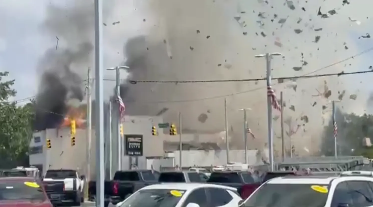 Explosión en clínica veterinaria de Wilmington tras impacto de vehículo (Video)