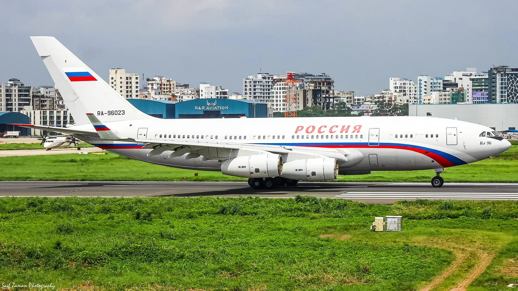 Avión ruso implicado en escándalo de cocaína se dirige a Alaska para cumbre Trump-Putin