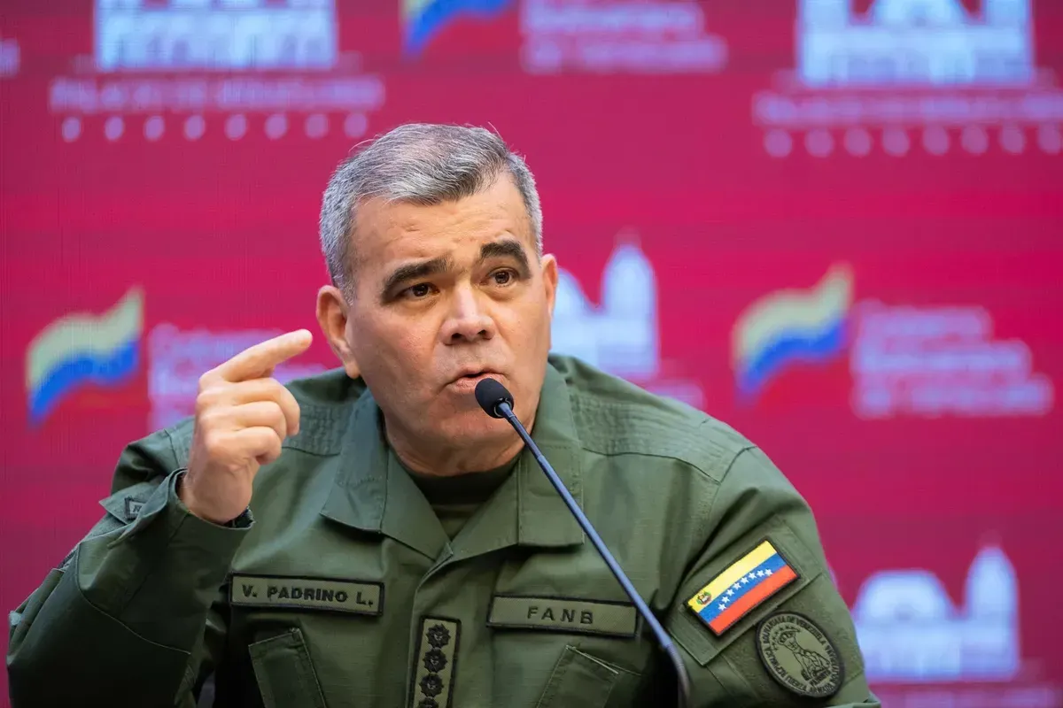 Padrino López lanza advertencia a EE.UU. ante despliegue militar cerca de Venezuela
